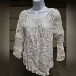 Chic White Boho Blouse with Crochet Details‎